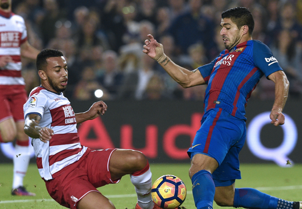 luis-suarez-ruben-vezo-barcelona-granada-la-liga_6kkbrmjzwa0j1sh28hpoqxct0.png