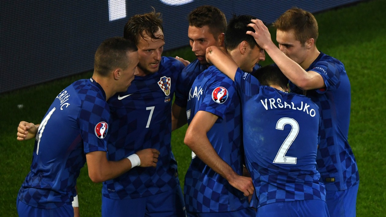 croatia-celebrates-croatia-spain-euro-21062016_lucra3awnxn91cb20rspbnz5l.jpg