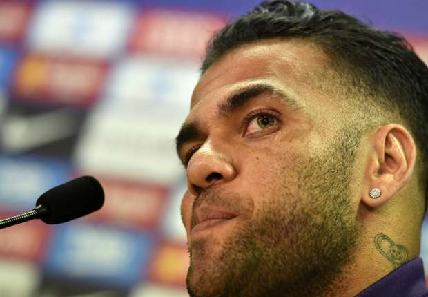 dani-alves-barcelona_vgbu0ya2jkl7155trev1zmnf4.jpg