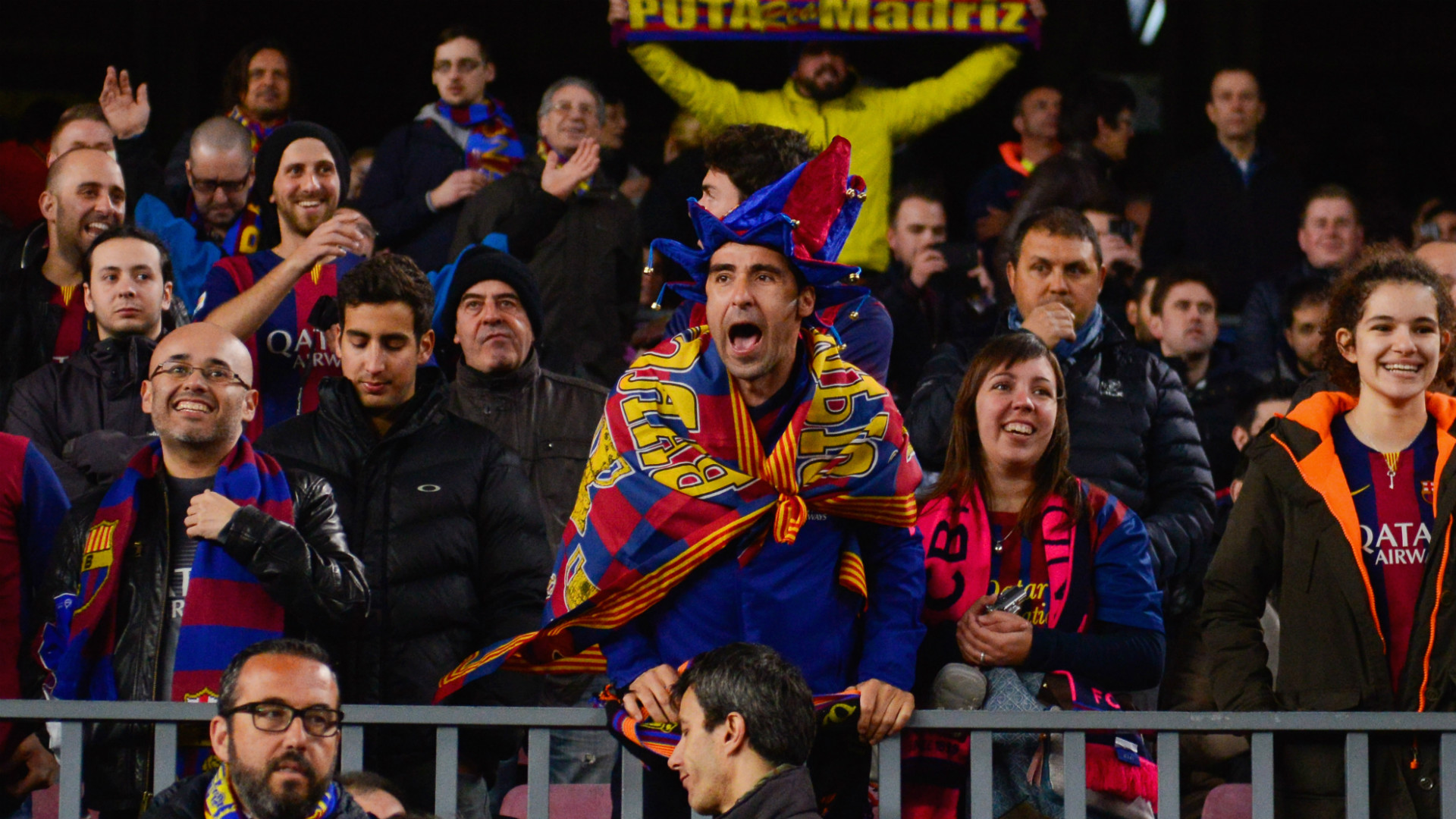 Barcelona fans. ФК Барселона фанаты. Болельщики Барселоны. Фанаты Барселоны. Фанаты Барсы.