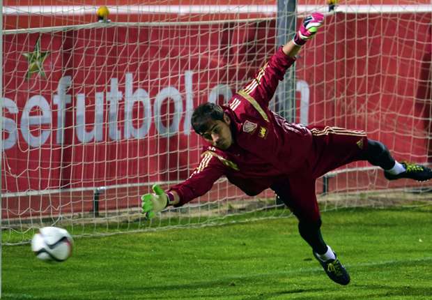 iker-casillas-spain_1jcs8rf55ilvv179veogno93yr.jpg