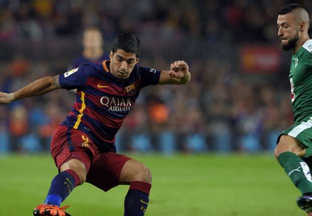 luis-suarez-david-junca-barcelona-eibar-la-liga-25102015_12oahxvc2kgm01r4vcr5ia3gf6.jpg