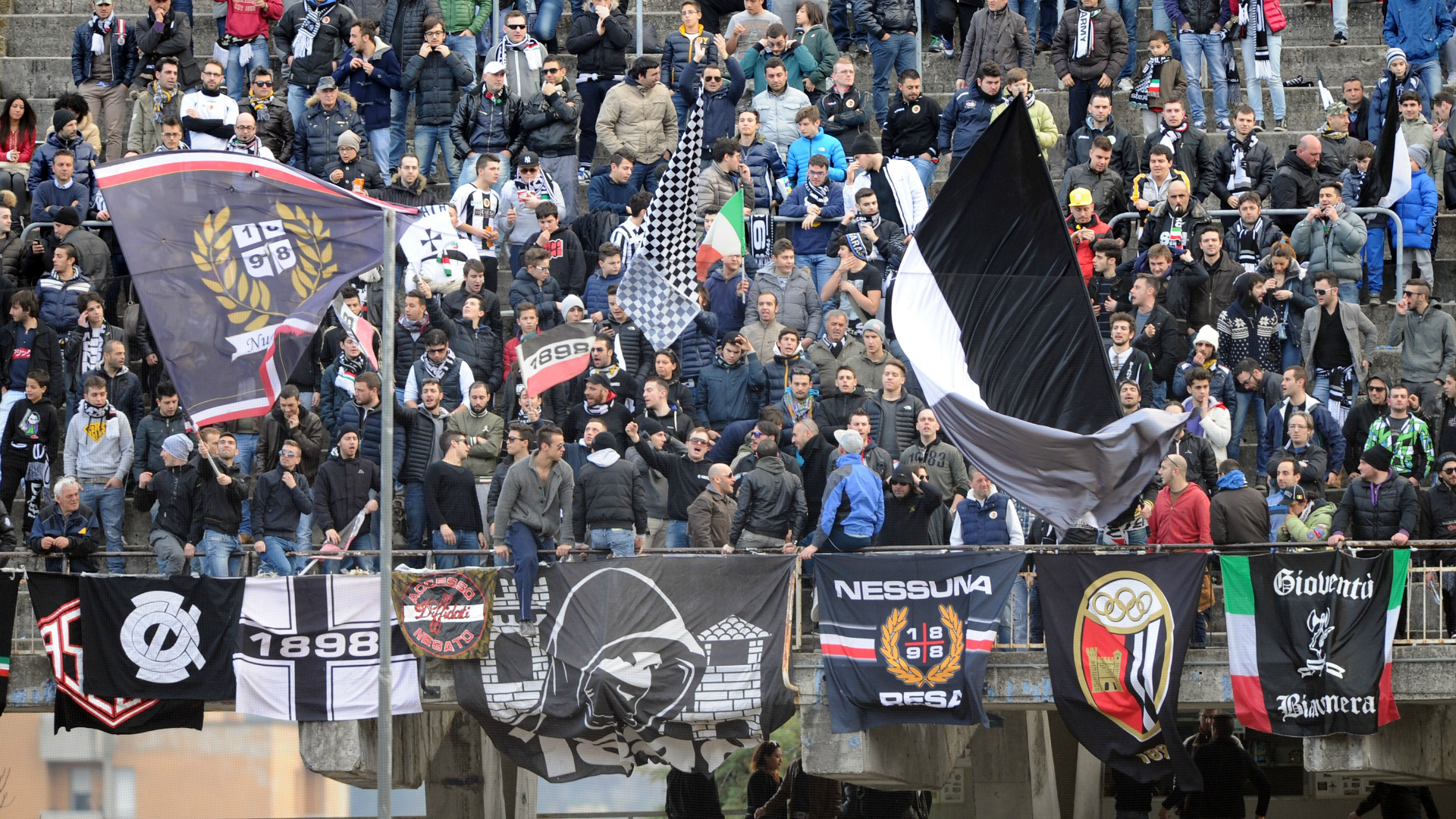 https://images.performgroup.com/di/library/goal_it/39/1c/ascoli-fans_w1nlois5st4g1ai4pzgv5uxi5.jpg