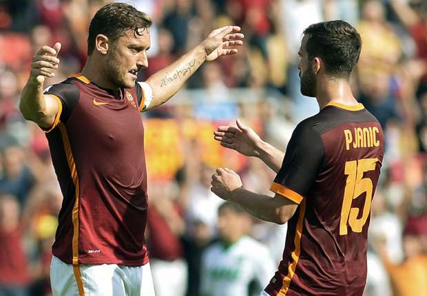 pjanic-totti-roma-sassuolo-serie-a_o8jeaw078a1l3xqgrln740r.jpg