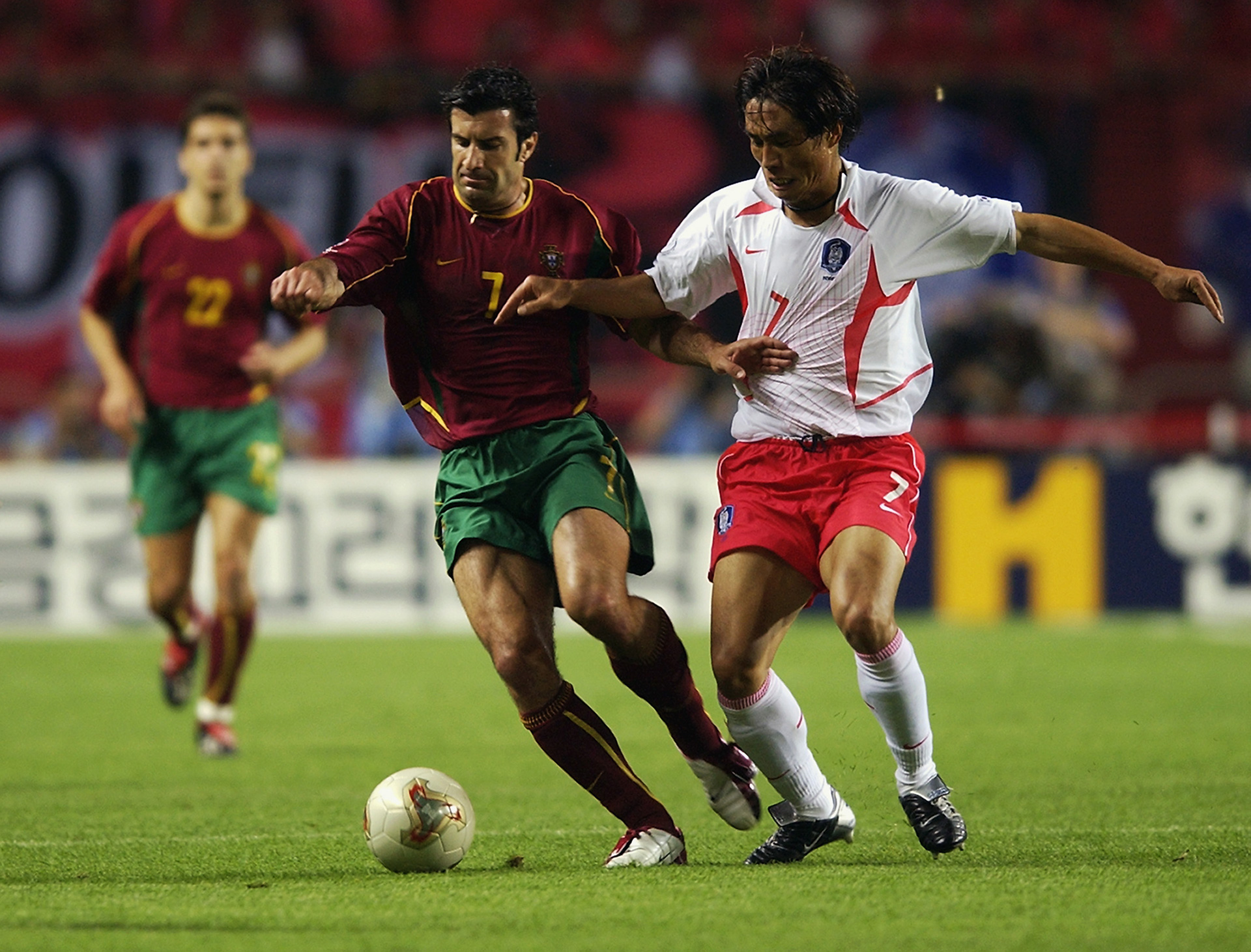 Luis Figo Kim Tae-Young Portugal South Korea 2002 World Cup