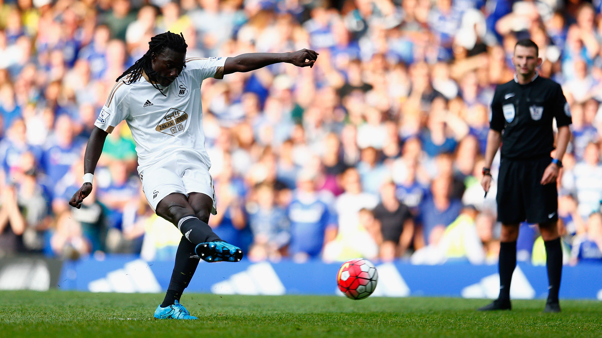 Bafetimbi Gomis Swansea Chelsea Premier League 08082015