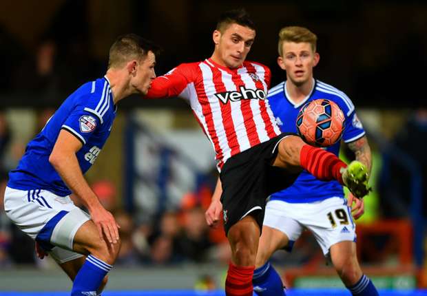 dusan-tadic-southampton-tommy-smith-luke-hyam-ipswich-town-fa-cup-14012015_1c8fv37kojy5s1owtl1baiskla.jpg