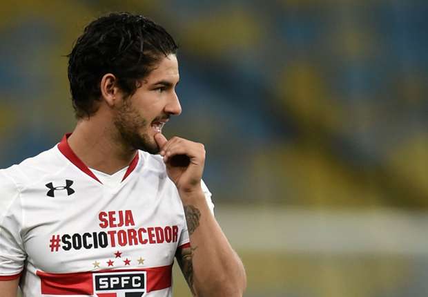 alexandre-pato_1sxu05q6tcayn1w3p0ukpfsnfy.jpg