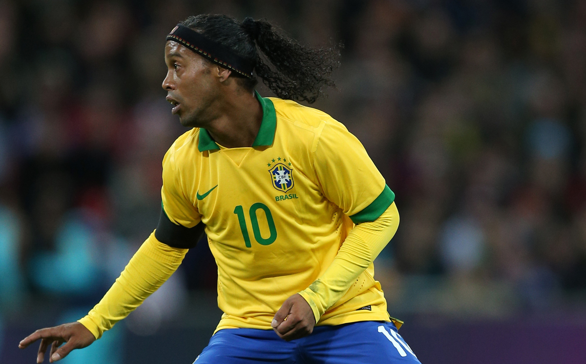 A carreira de Ronaldinho Gaúcho Do início no Grêmio ao fim no Fluminense