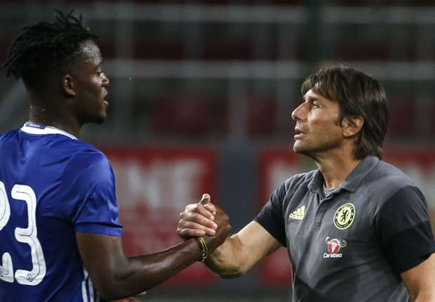 michy-batshuayi-antonio-conte-chelsea_nxv3msrhe3261ohhygr095tnd.jpg