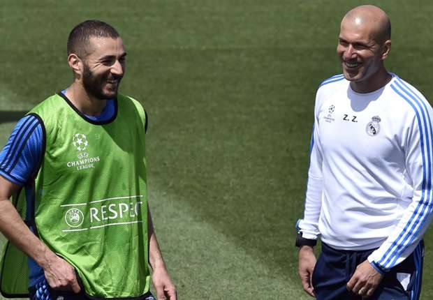 zidane-benzema-real-madrid_174an14sy0mjr1v58ccljxfjbd.jpg
