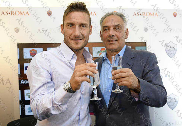 Totti e i complimenti di Maradona