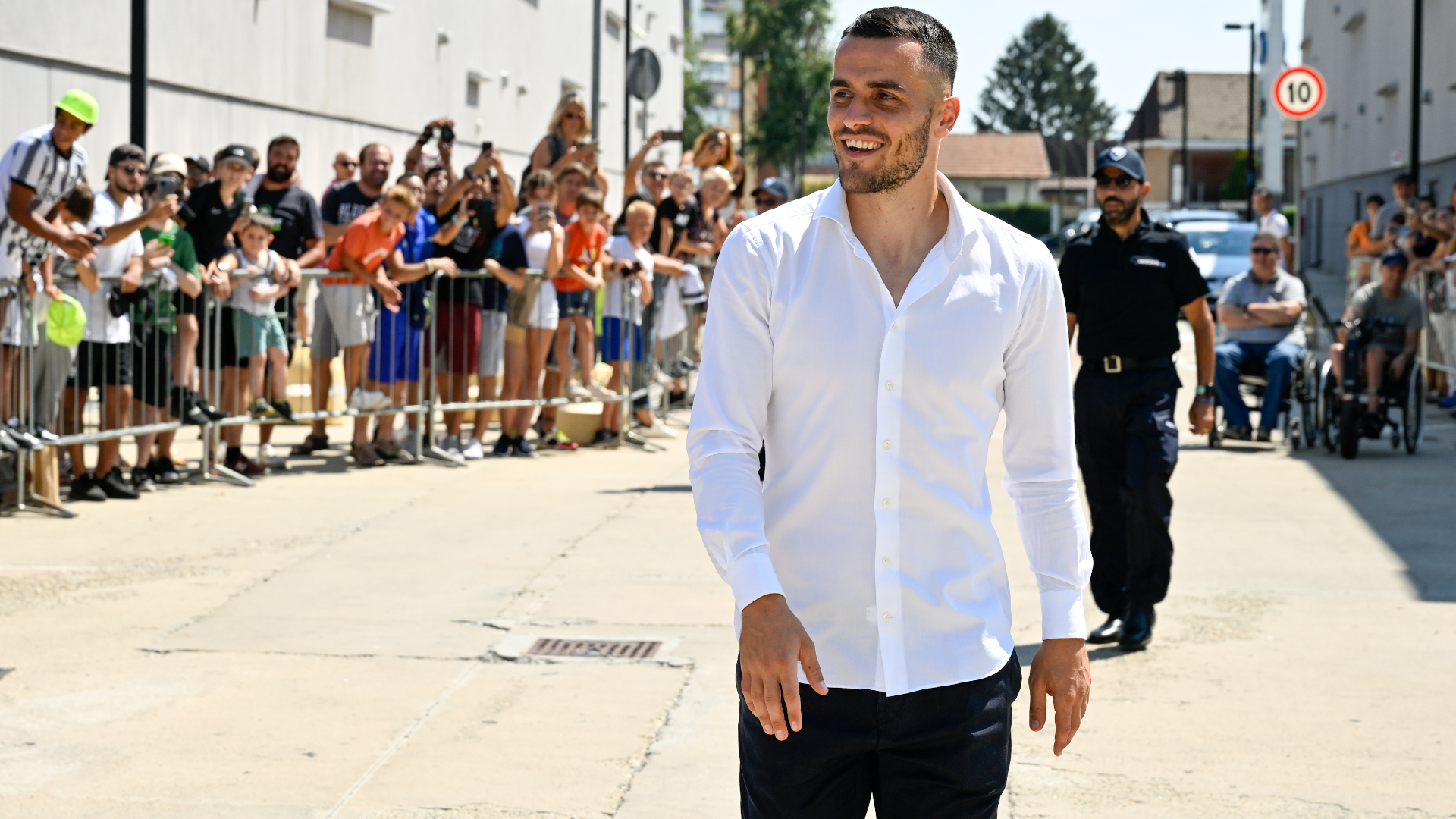 Filip Kostic is set to join Juventus