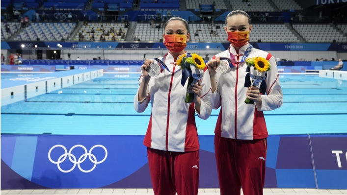 Huang Xuechen and Sun Wenyan picked up silver for China on a quiet day 12