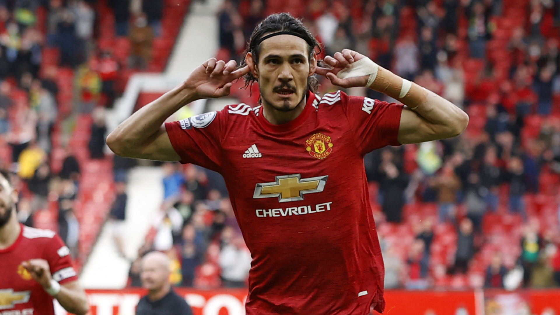 Deadline day round-up: Ronaldo unsettles Cavani, Emerson set for Spurs from Barcelona