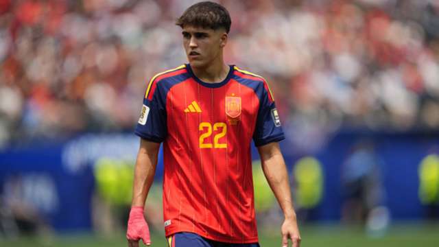 Imagen de la noticia: Mbappé no intimida al defensa de España Cubarsí antes de las semifinales del Mundial
