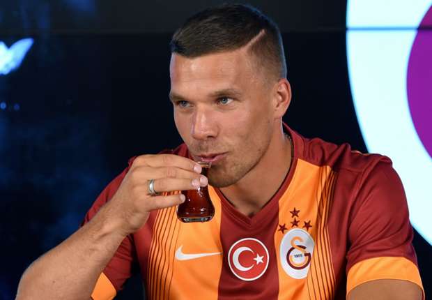 lukaspodolski-cropped_r1uy4j77ldnl1cgx3nl42x88h.jpg
