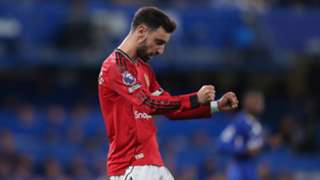 Carrick delighted to see Fernandes playing with freedom for Man Utd
