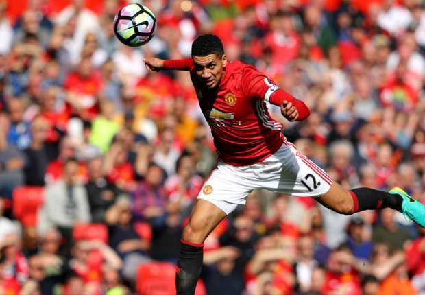 chris-smalling-cropped_1wgqlyfyemv2y1vzj4mtr7lqe1.jpg