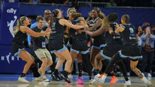 WNBA: Taylor's last-second 3-pointer caps Sky's comeback