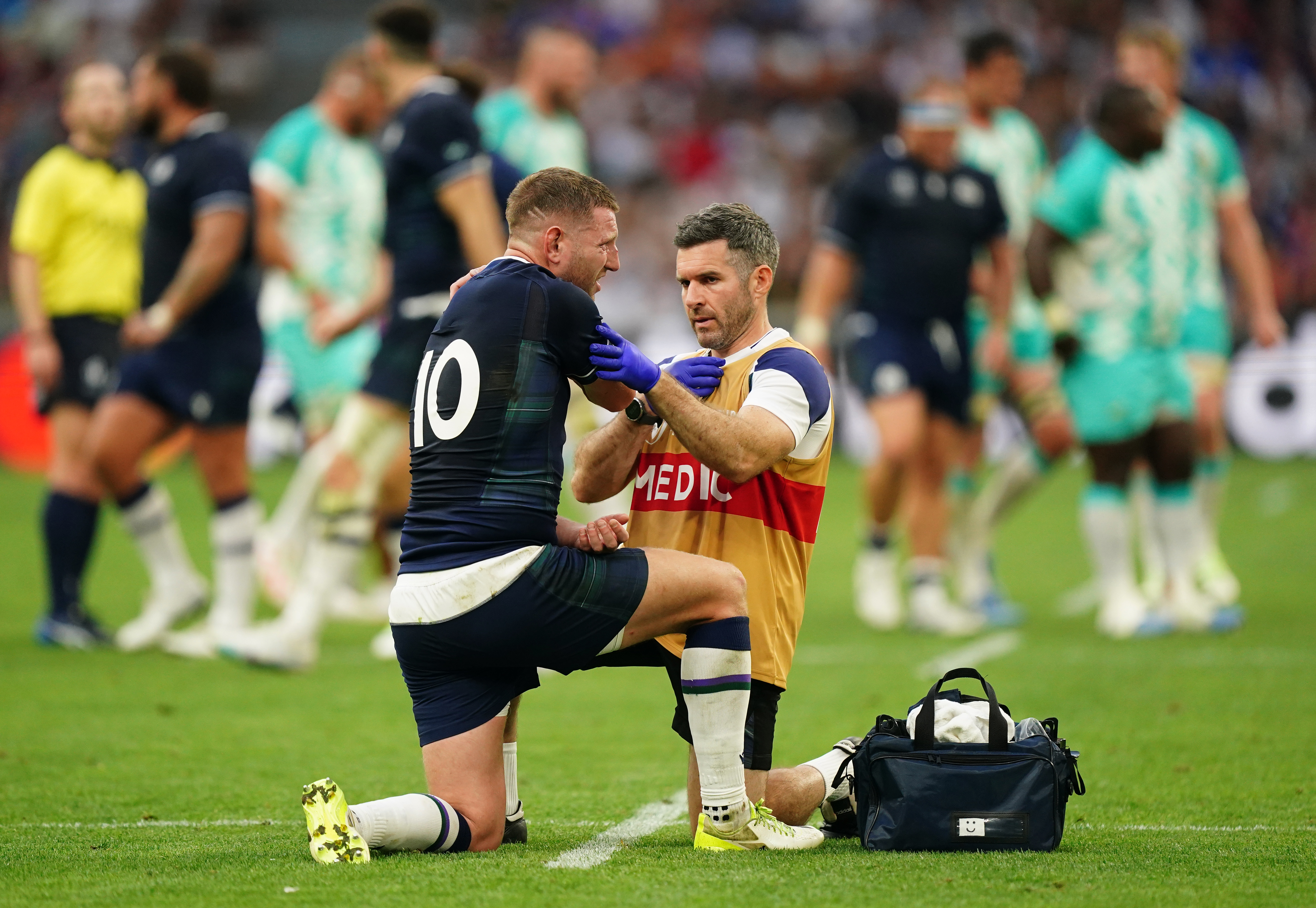 Finn Russell trained on Thursday after a couple of heavy blows against South Africa