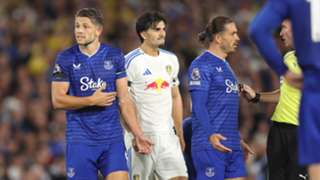 'He would have to get his arm chopped off' – Moyes rages at late Leeds penalty