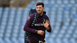 'It's no longer possible' – Overton announces indefinite break from Test cricket