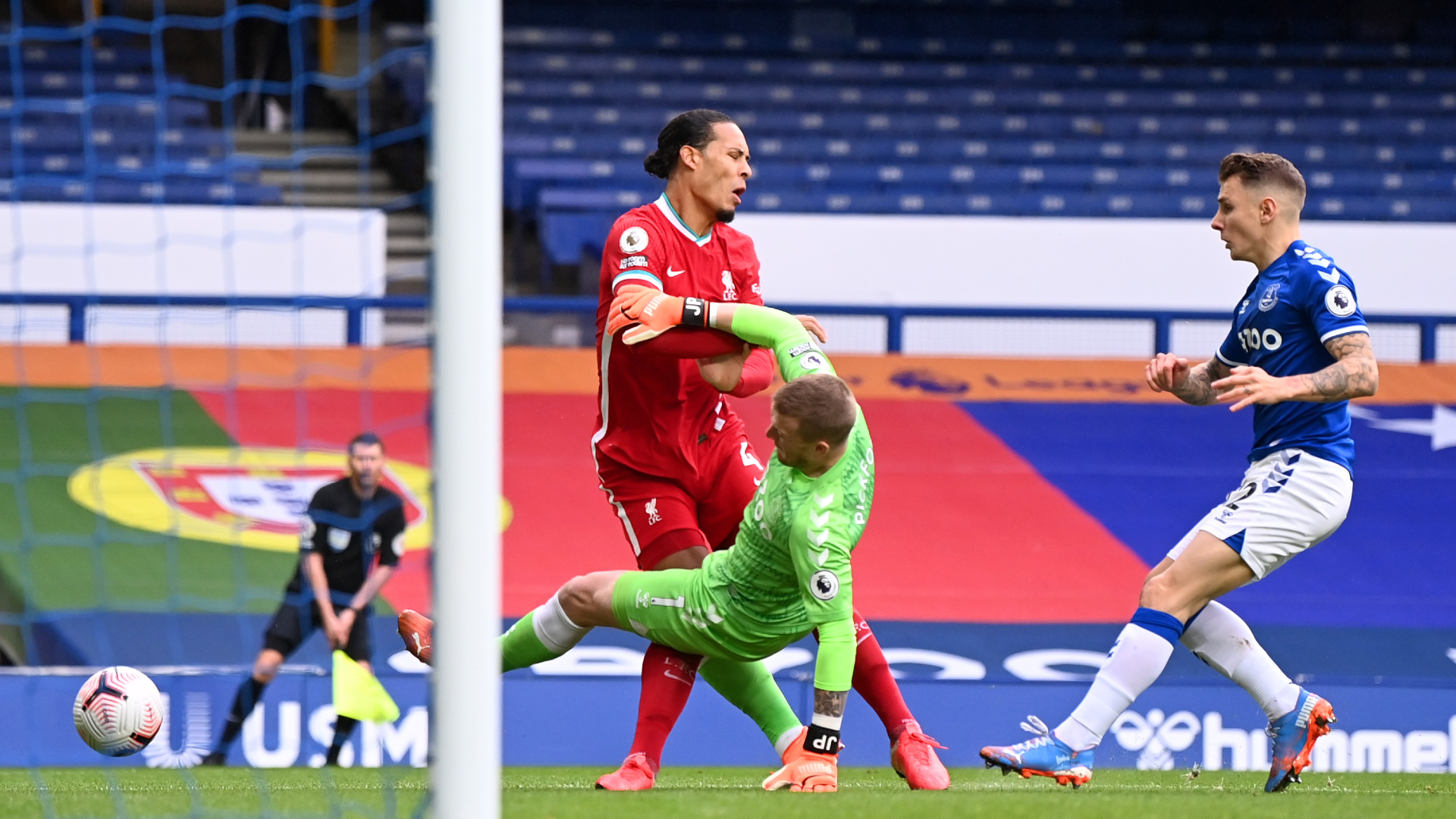 Van Dijk limps off after Pickford challenge in Merseyside derby