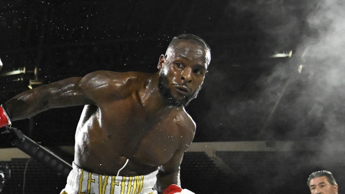 Le'Veon Bell will make his professional boxing debut against Uriah Hall