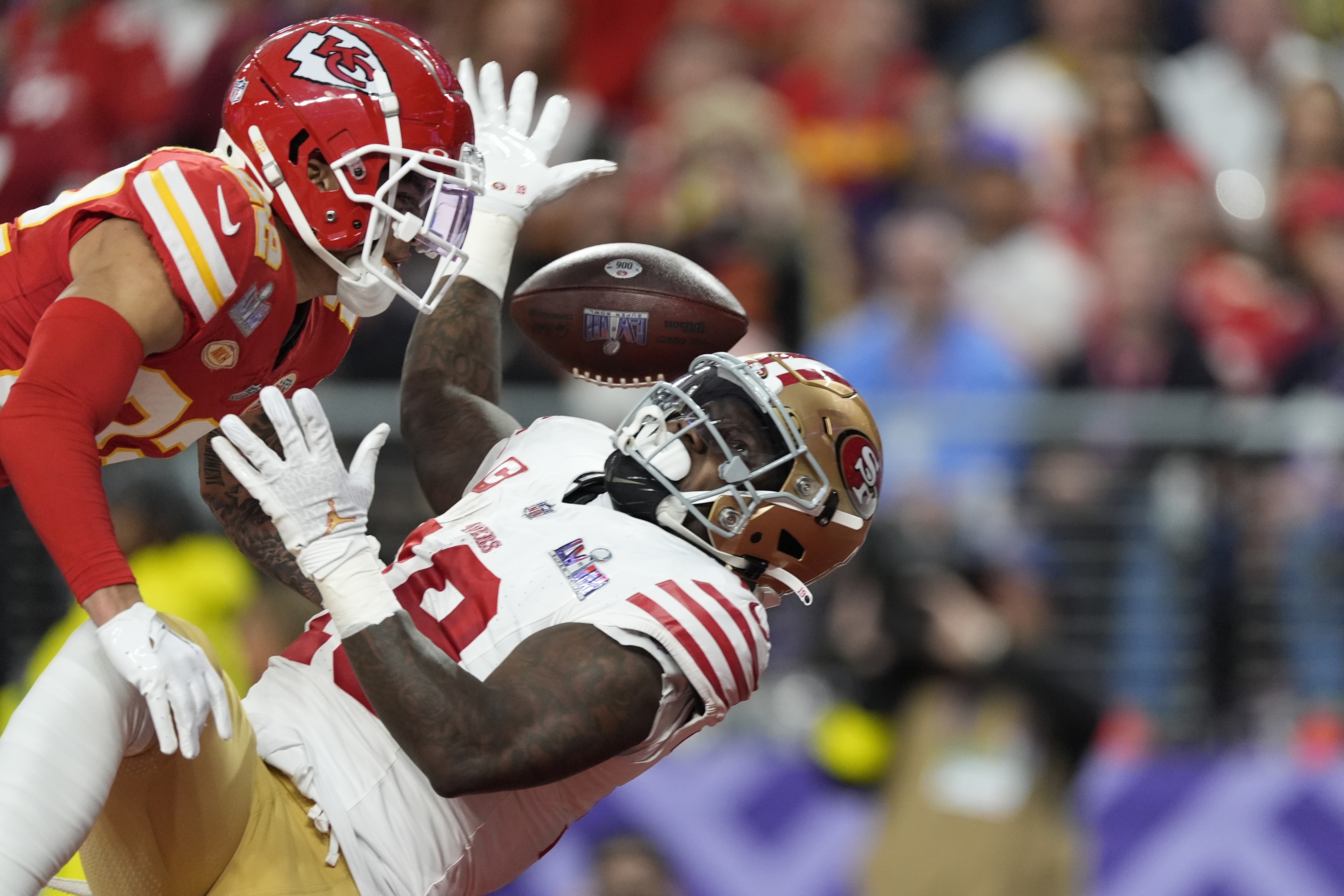 San Francisco 49ers wide receiver Deebo Samuel (19) misses a catch