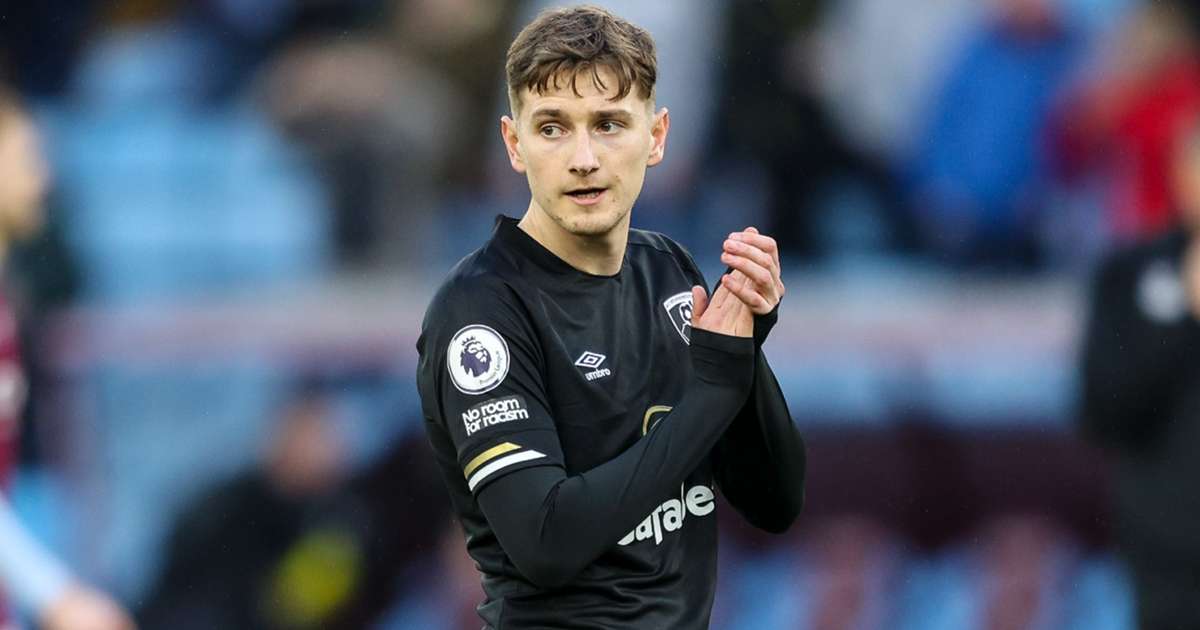 Bournemouth's Brooks makes first appearance since cancer diagnosis