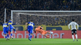 Dario Benedetto misses his penalty for Boca Juniors