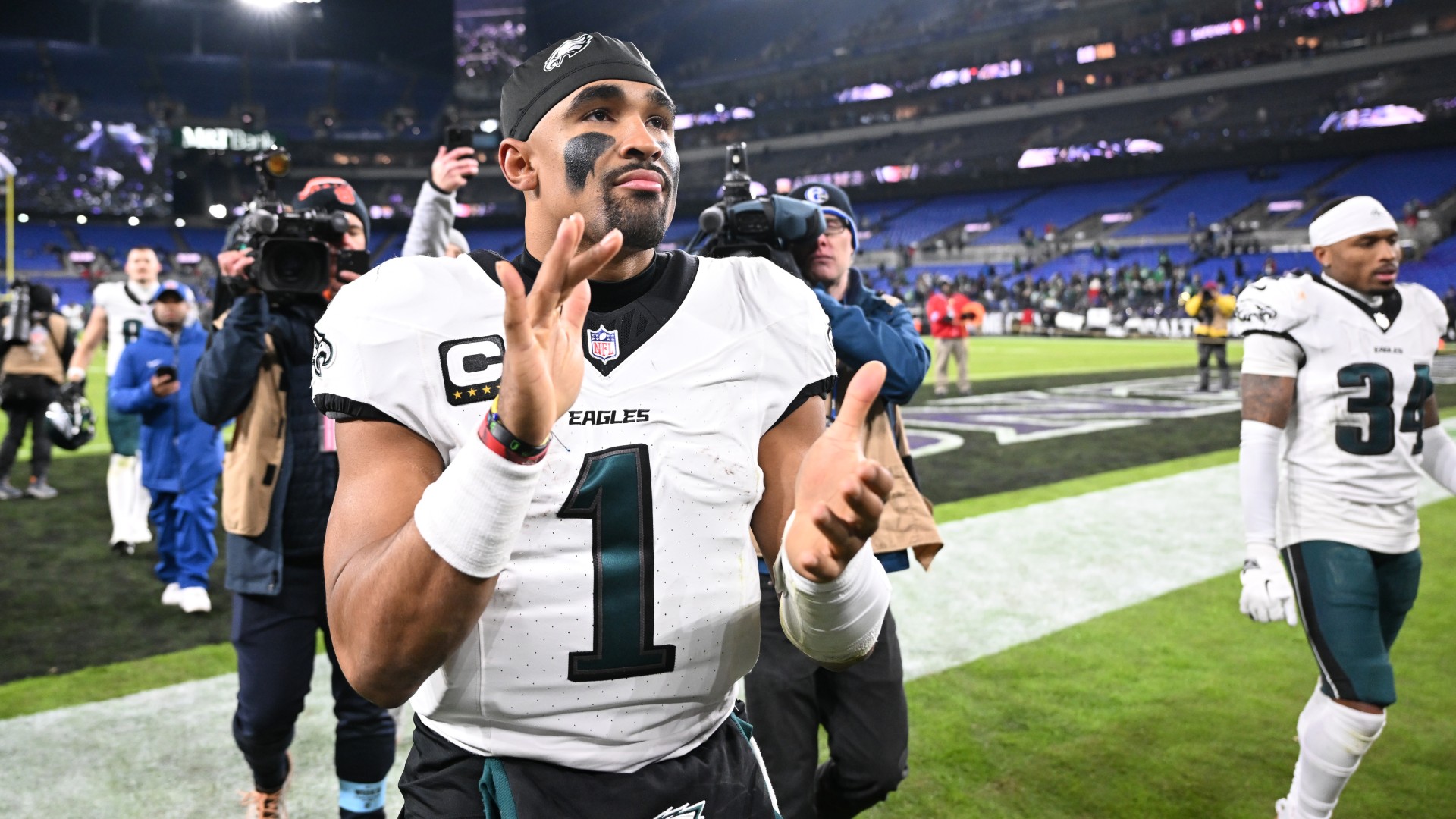 NFL: Eagles, Vikings extend win streaks