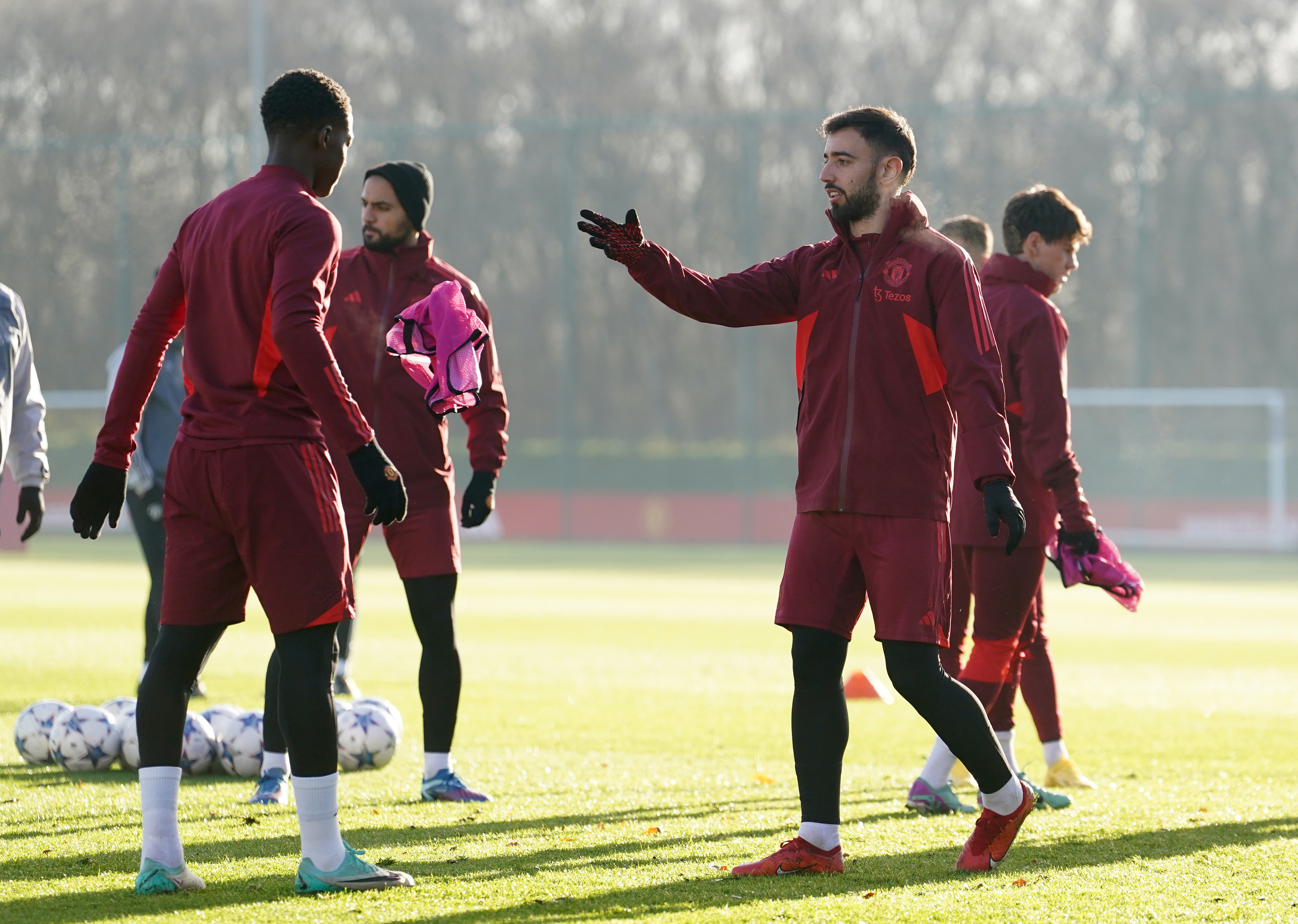 Kobbie Mainoo (left) has learned from Bruno Fernandes at Manchester United