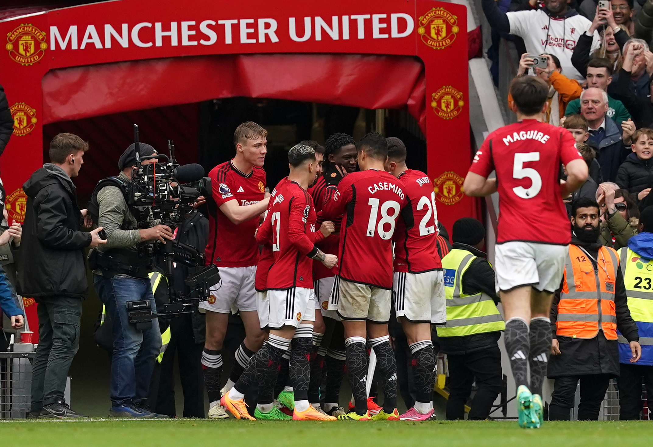 Jurgen Klopp ‘absolutely fine’ with Liverpool’s situation after draw at Man Utd