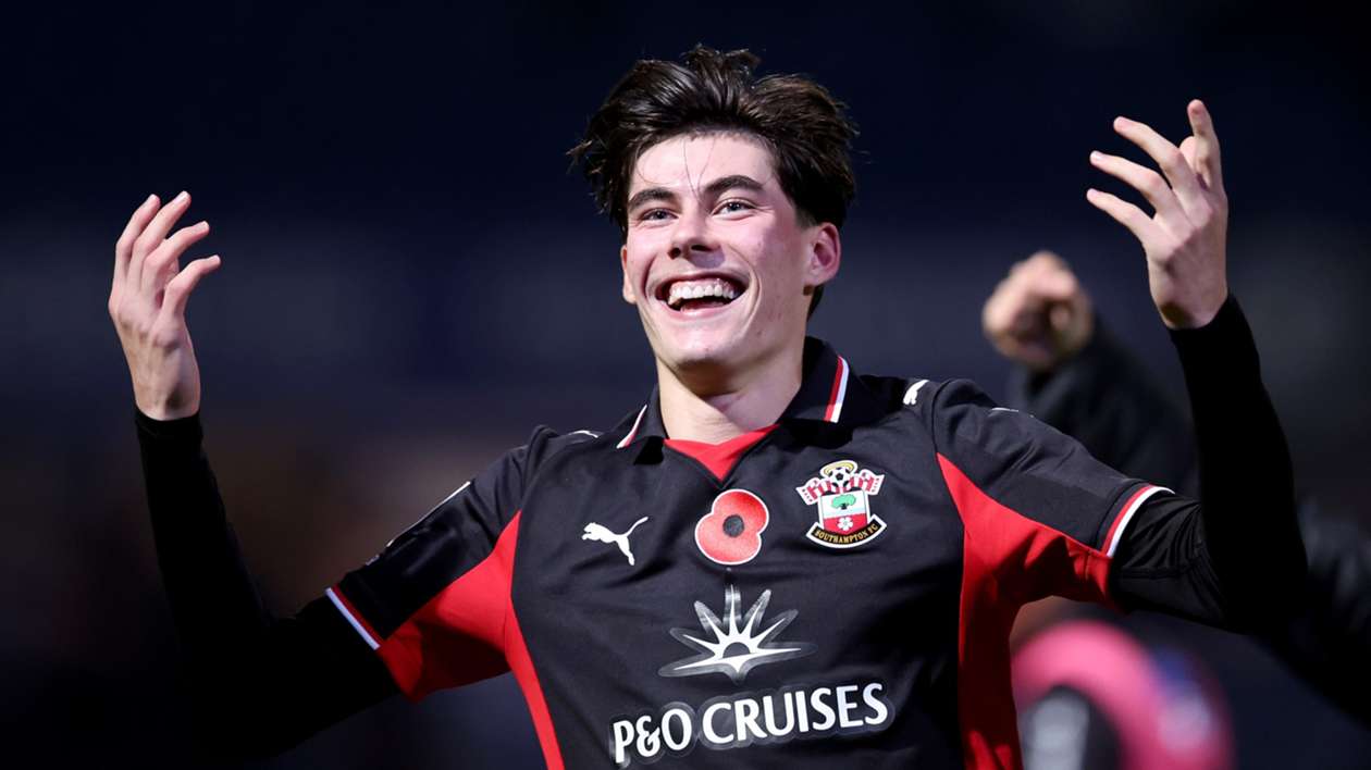 Championship: Managerless Southampton win while Norwich halt losing streak