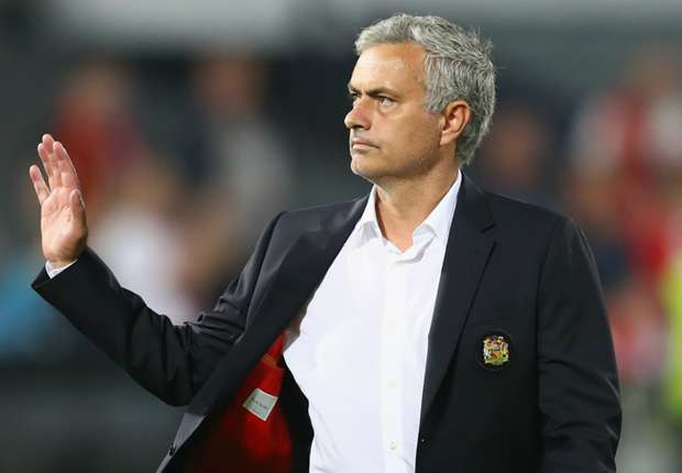mourinho-cropped_xseesoyhr4zb1q59o2orpnz35.jpg