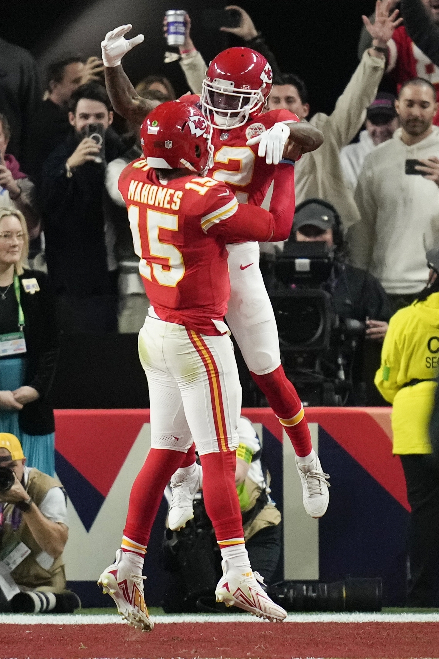 Kansas City Chiefs quarterback Patrick Mahomes (15) celebrates with wide receiver Mecole Hardman Jr
