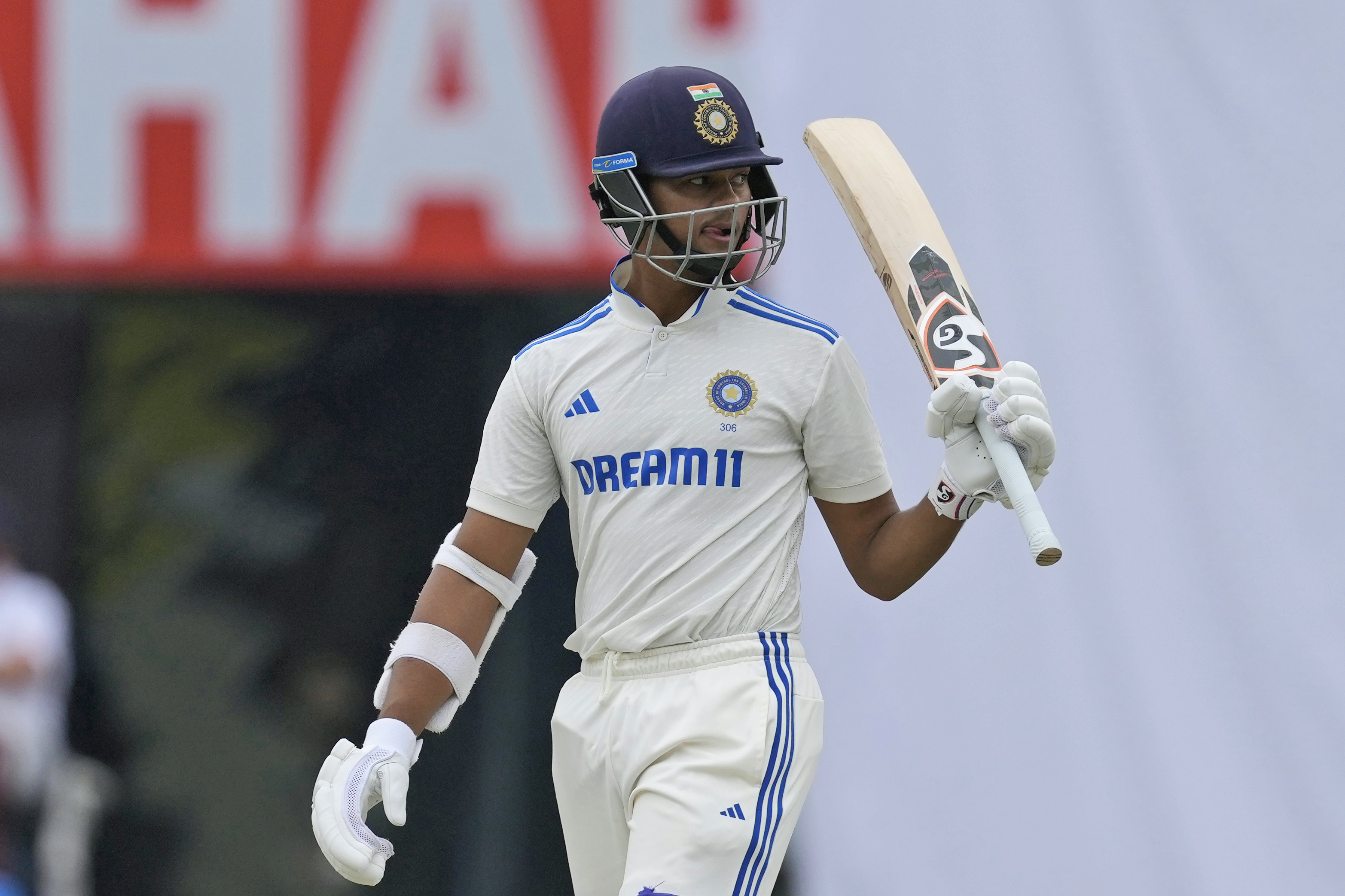 Yashasvi Jaiswal celebrates his half-century