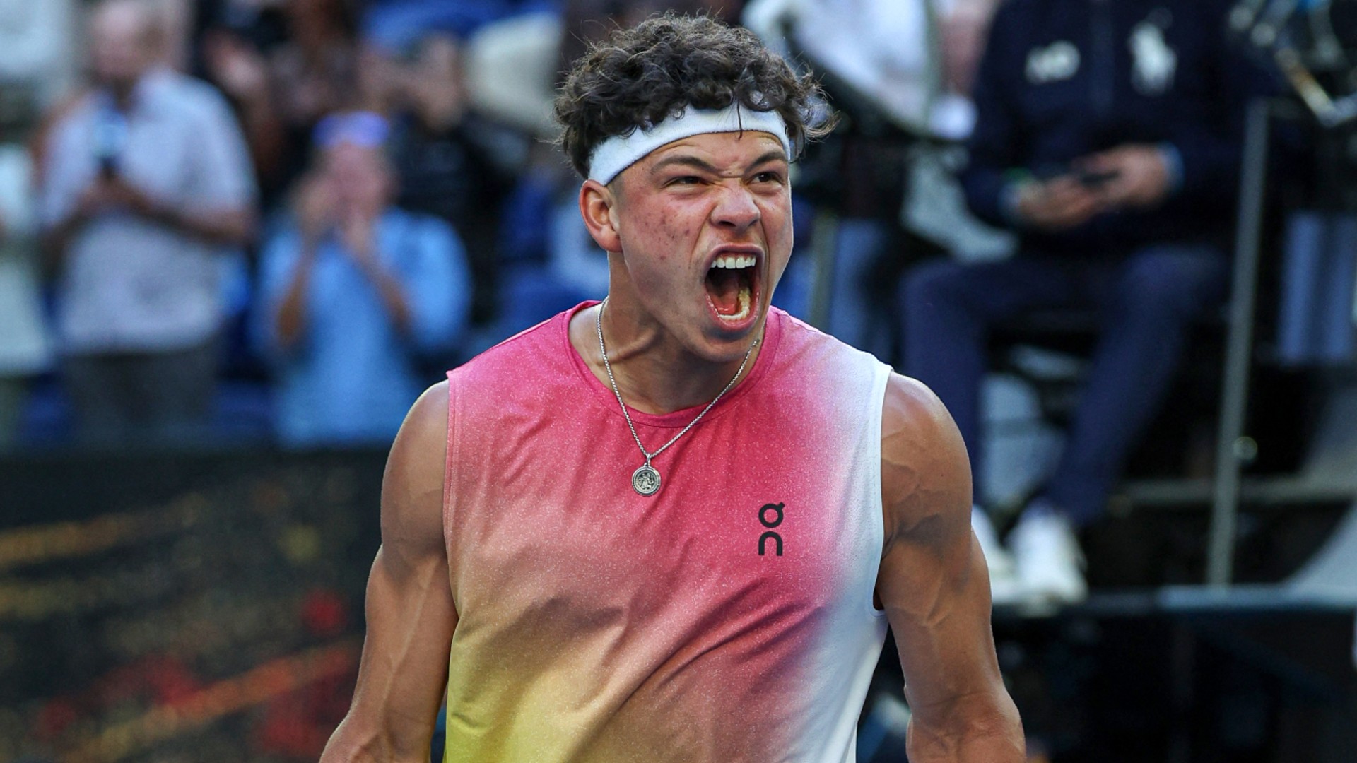 Australian Open: Shelton overcomes Sonego in thrilling tussle