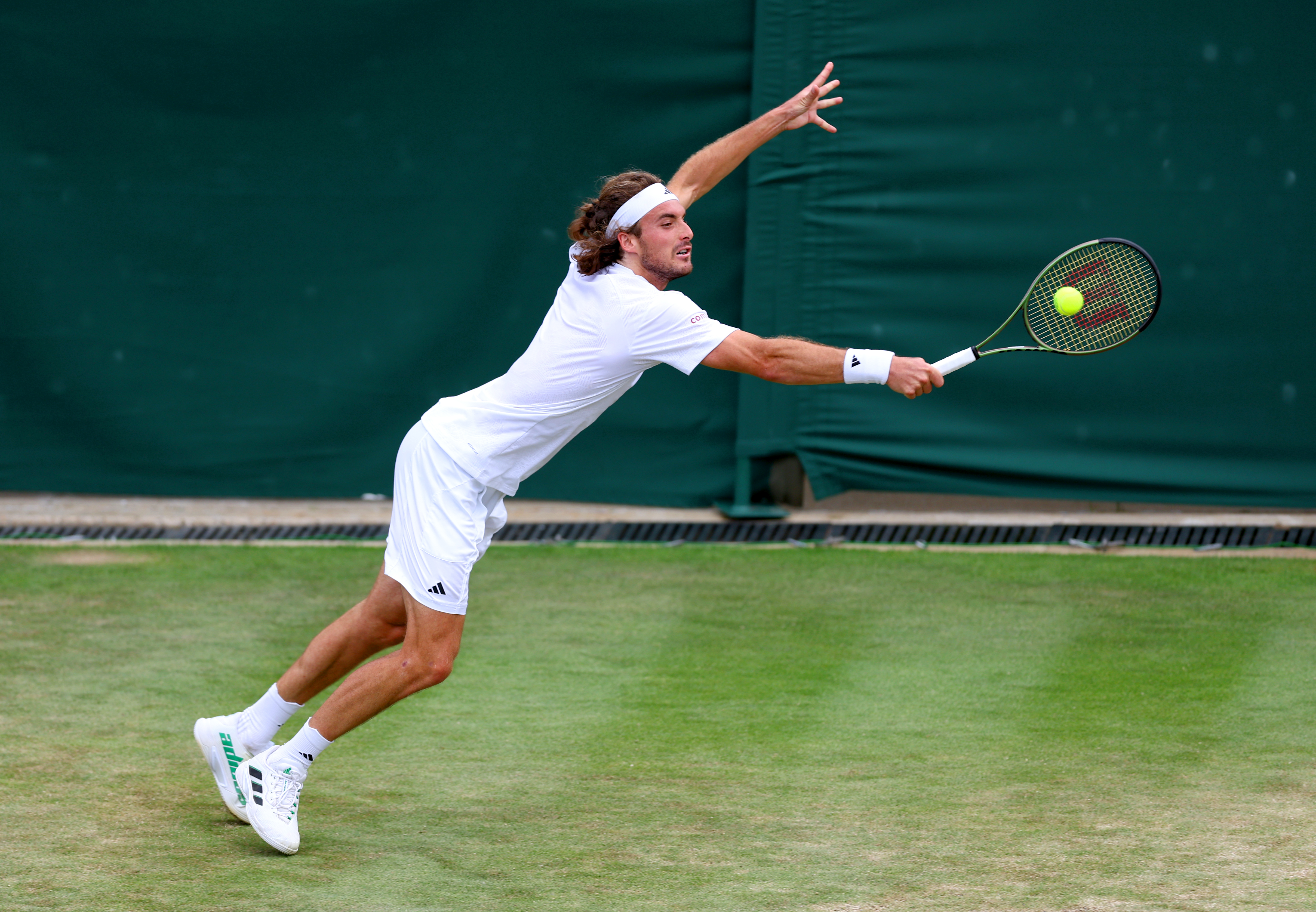 Stefanos Tsitsipas suffered defeat
