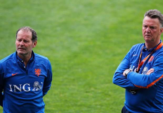 dannyblindlouisvangaal-cropped_m5uud4lf19ot17mhaukakek9l.jpg