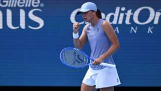 Swiatek into Cincinnati quarter-finals after Cirstea victory