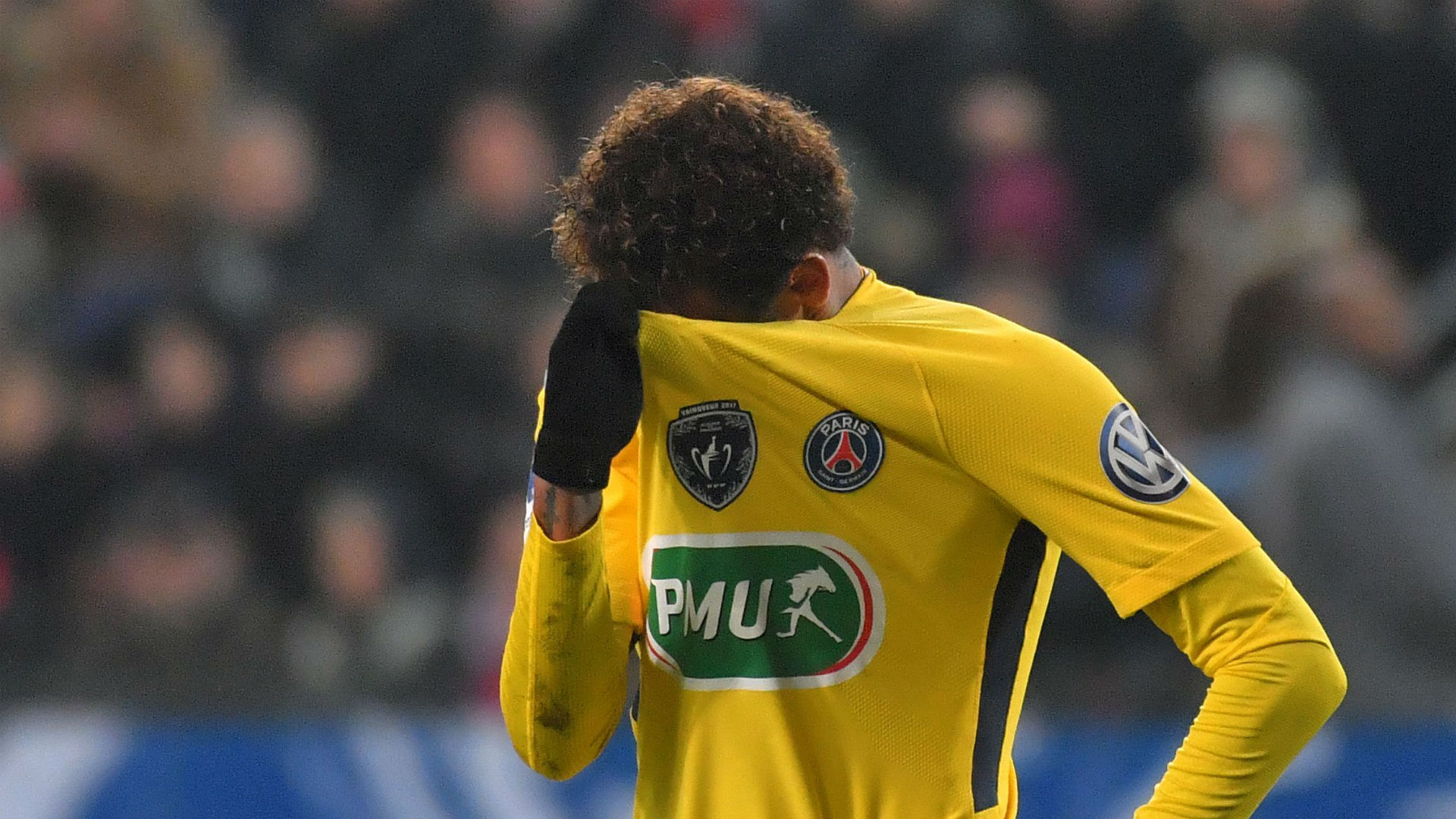 Football: Bizarre red card overshadows PSG win at Nantes Football: Bizarre red card overshadows PSG win at Nantes