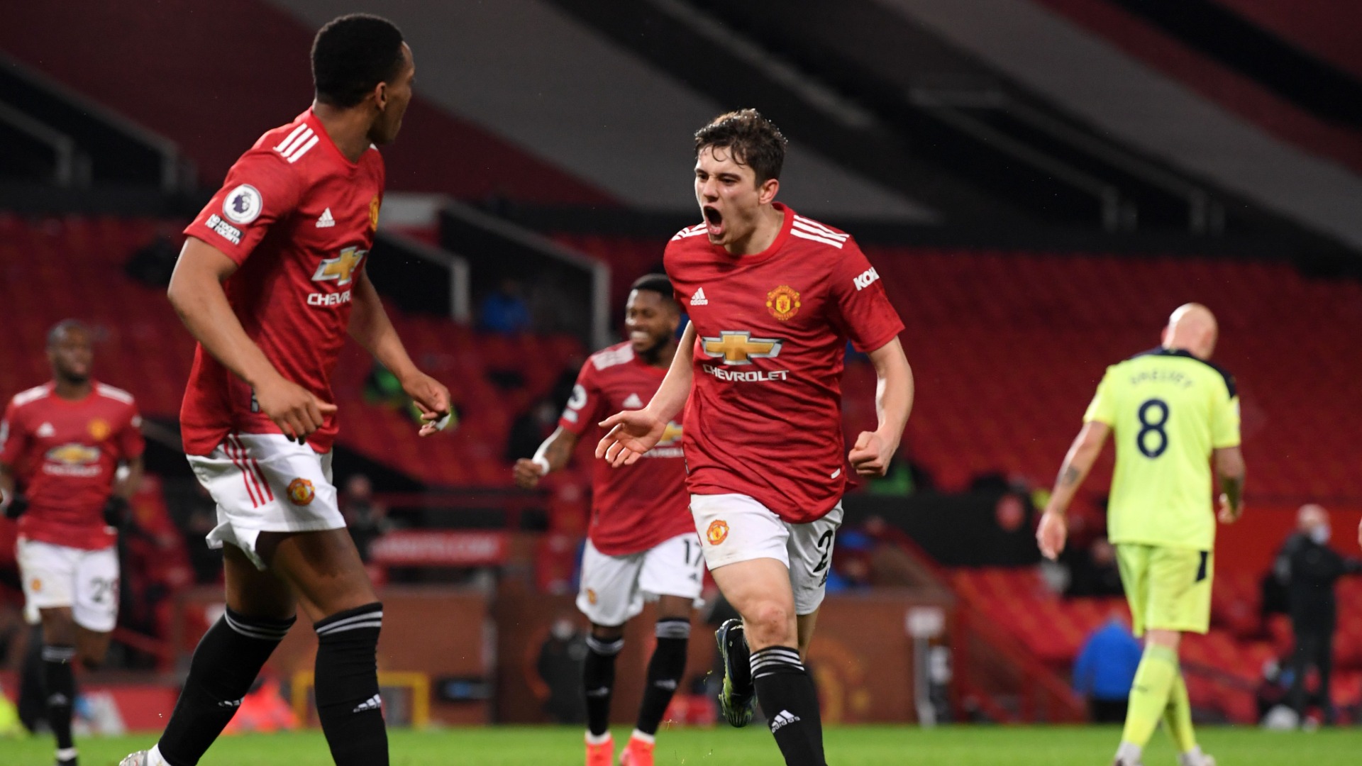 Manchester United 3-1 Newcastle United: James strike sets Solskjaer's side on course