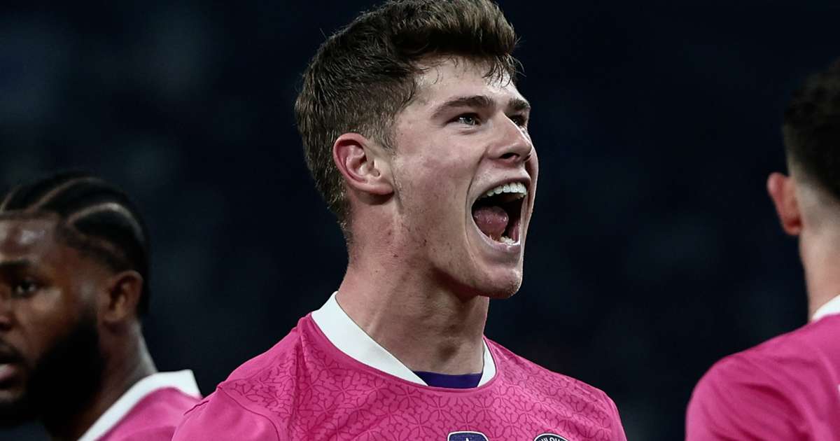 Rennes complete €28m signing of England Under-21 star Charlie Cresswell on five-year deal