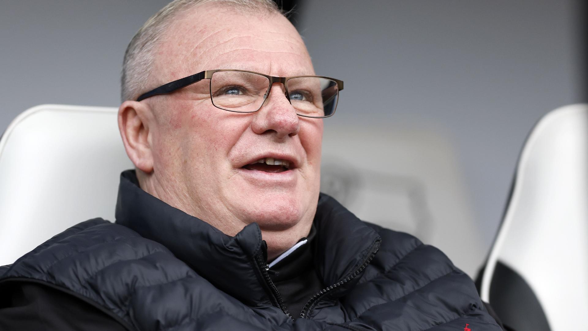 Stevenage boss Steve Evans fumes at referee after Lincoln draw