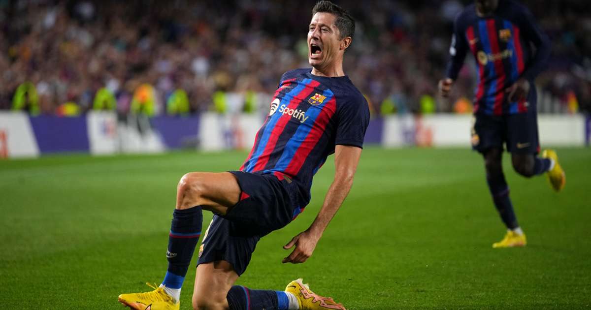 Does Robert Lewandowski earn more at FC Barcelona than Bayern Munich? -  Bavarian Football Works