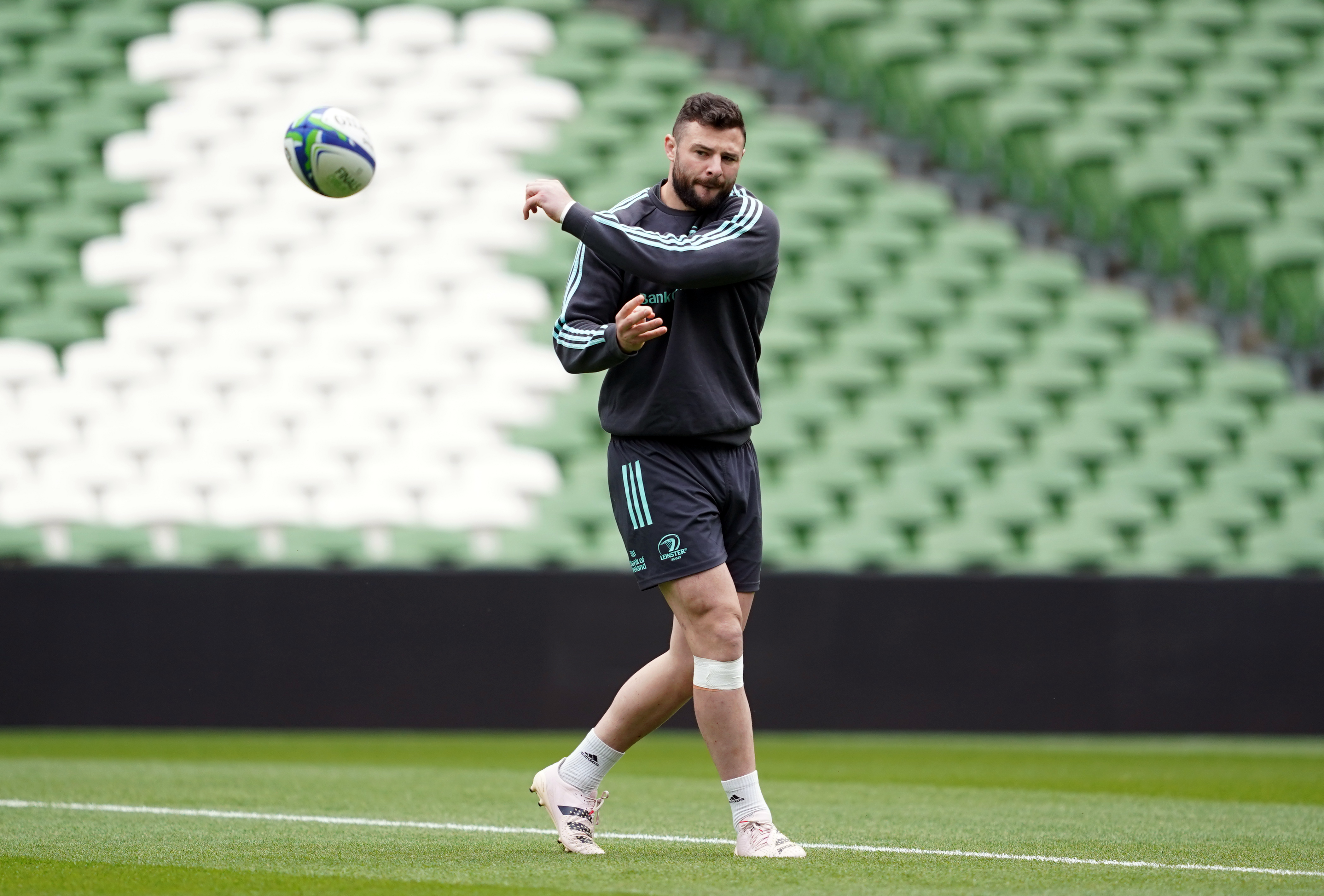 Robbie Henshaw has overcome injury to be named on Ireland's bench