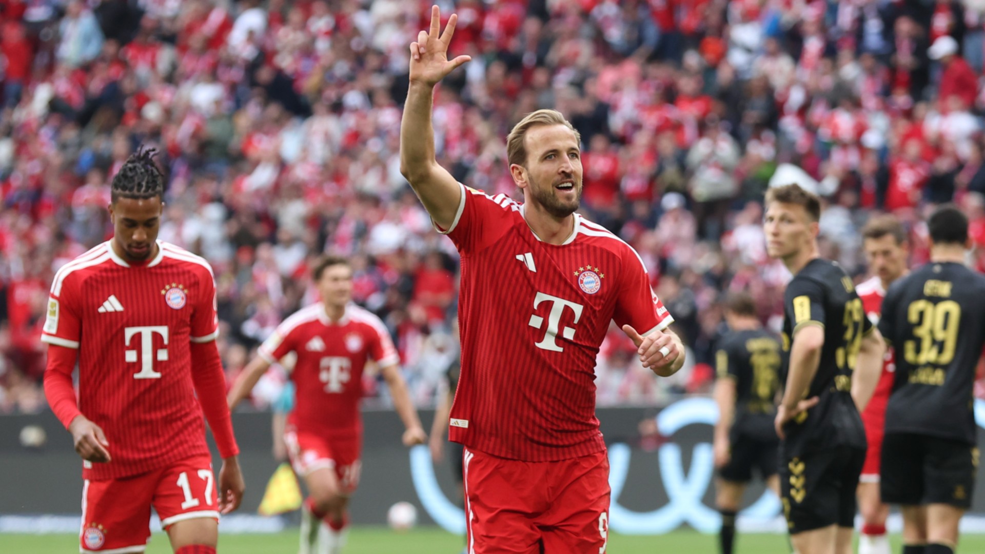‘Phenomenon’ Kane is the best striker in the world, says Martinez